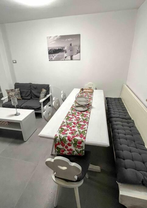 Appartamento Nuovo E Confortevole Montecchio Maggiore Buitenkant foto