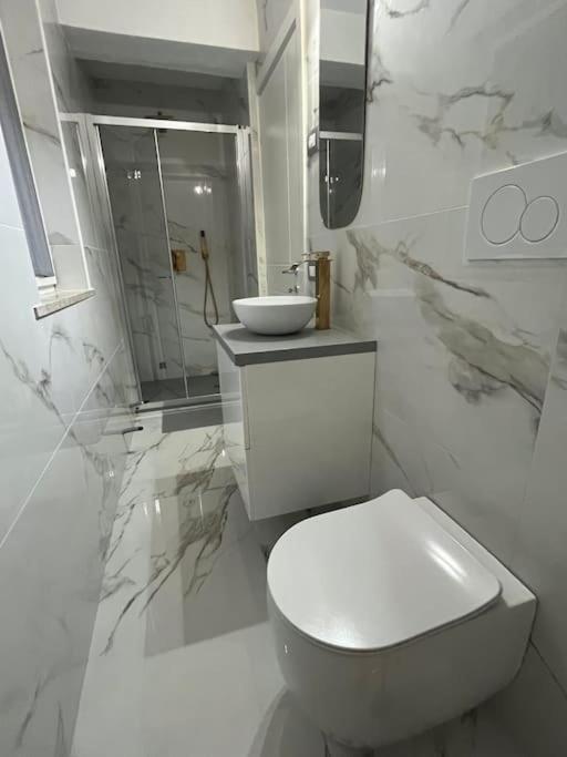 Appartamento Nuovo E Confortevole Montecchio Maggiore Buitenkant foto